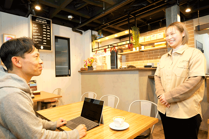 しんまるコーヒー店内